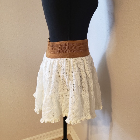 Juniors Summer White Knit Mini Skirt - Picture 4 of 8